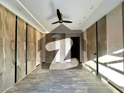 ڈی ایچ اے فیز 7 ڈیفنس (ڈی ایچ اے),لاہور میں 3 کمروں کا 1 کنال بالائی پورشن 75.0 ہزار میں کرایہ پر دستیاب ہے۔