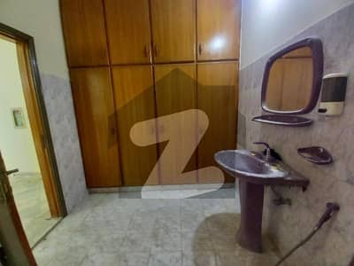 5 marla upper portion for rent