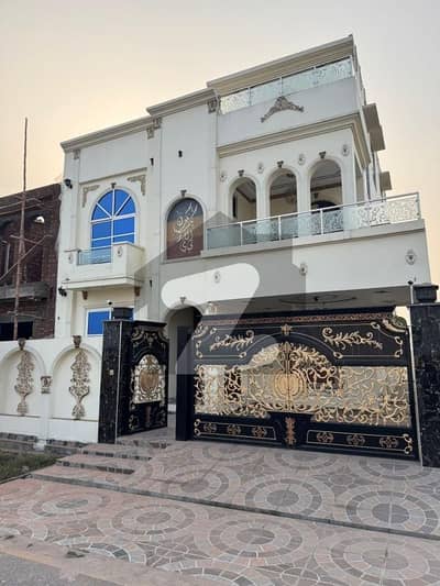 Prime Location 10 Marla House available for sale in Royal Palm City, Gujranwala