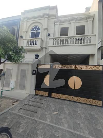 Prime Location 5 Marla House In Royal Palm City Best Option