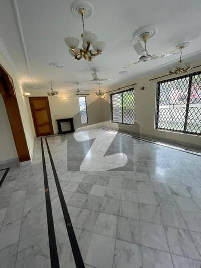 F-11 Beautiful House for Rent   prime location