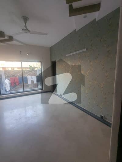 Upper Portion Separate Gate For Rent