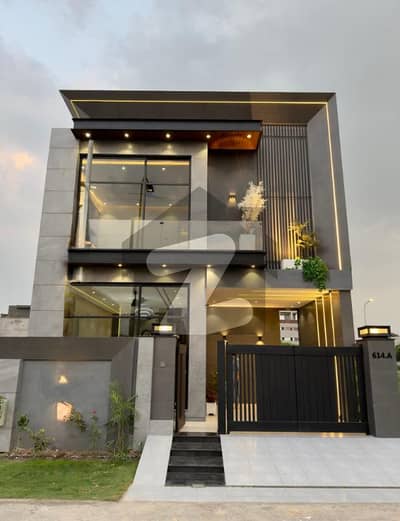 5 MARLA BRAND NEW HOUSE FOR SALE NEAR TO PARK