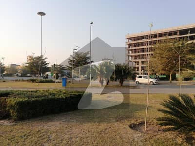 بحریہ ٹاؤن - ٹیپو سلطان بلاک بحریہ ٹاؤن ۔ سیکٹر ایف,بحریہ ٹاؤن,لاہور میں 1 کنال کمرشل پلاٹ 8.0 کروڑ میں برائے فروخت۔