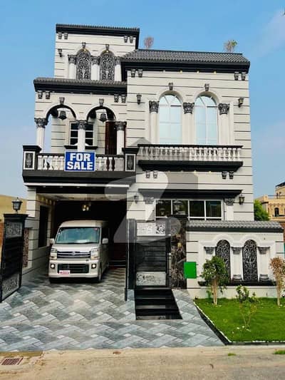 1-3 Years Instalment Plan solid Build 05 Marla Modern House Available In Park View City Lahore