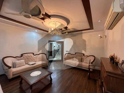 ڈی ایچ اے فیز 7 ڈیفنس (ڈی ایچ اے),لاہور میں 4 کمروں کا 10 مرلہ مکان 1.6 لاکھ میں کرایہ پر دستیاب ہے۔