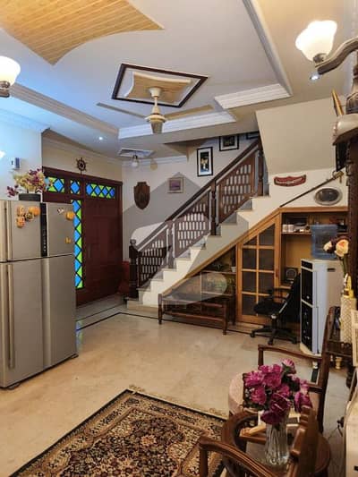 جی ۔ 13 اسلام آباد میں 4 کمروں کا 8 مرلہ مکان 5.85 کروڑ میں برائے فروخت۔