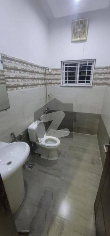 پیراگون سٹی لاہور میں 1 کمرے کا 5 مرلہ زیریں پورشن 45.0 ہزار میں کرایہ پر دستیاب ہے۔