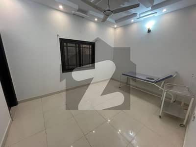 پی ای سی ایچ ایس بلاک 2 پی ای سی ایچ ایس,جمشید ٹاؤن,کراچی میں 3 کمروں کا 8 مرلہ زیریں پورشن 3.8 کروڑ میں برائے فروخت۔