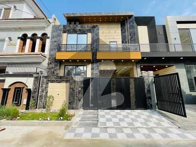 بسم اللہ ہاؤسنگ سکیم ۔ اقبال بلاک بسم اللہ ہاؤسنگ سکیم,جی ٹی روڈ,لاہور میں 4 کمروں کا 5 مرلہ مکان 2.3 کروڑ میں برائے فروخت۔