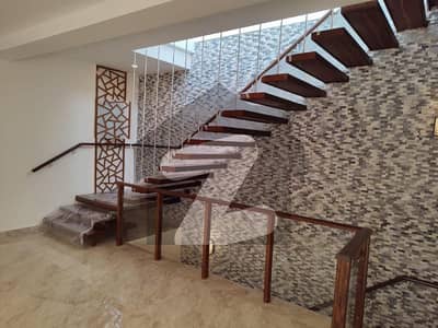 House For Sale F-7/1, Islamabad | 533 Sqyd | 8 Bedrooms | PKR 30 Crore