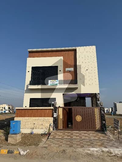 ڈی ایچ اے سیکٹر سی - بلاک 5 ڈی ایچ اے سیکٹر سی,ڈی ایچ اے ڈیفینس,گوجرانوالہ میں 4 کمروں کا 5 مرلہ مکان 2.4 کروڑ میں برائے فروخت۔