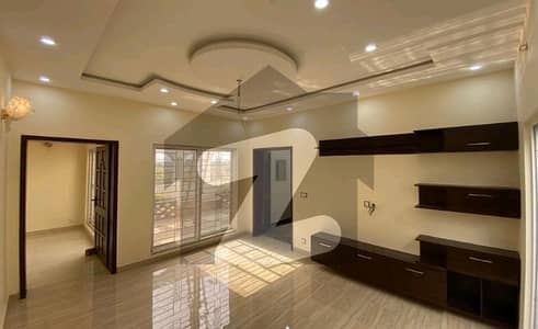 ڈی ایچ اے فیز 6 ڈیفنس (ڈی ایچ اے),لاہور میں 5 کمروں کا 1 کنال مکان 2.9 لاکھ میں کرایہ پر دستیاب ہے۔