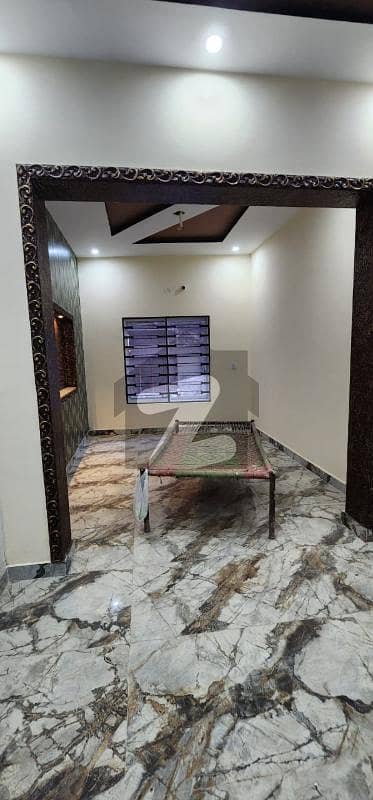 سمن آباد لاہور میں 4 کمروں کا 3 مرلہ مکان 2.1 کروڑ میں برائے فروخت۔