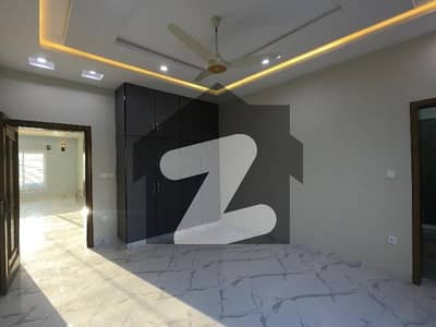 Get An Attractive Upper Portion In D-12 Under Rs. 350000