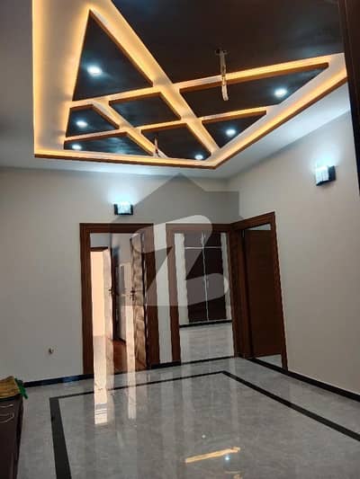 حیات آباد فیز 6 - ایف6 حیات آباد فیز 6,حیات آباد,پشاور میں 2 کمروں کا 5 مرلہ بالائی پورشن 37.0 ہزار میں کرایہ پر دستیاب ہے۔