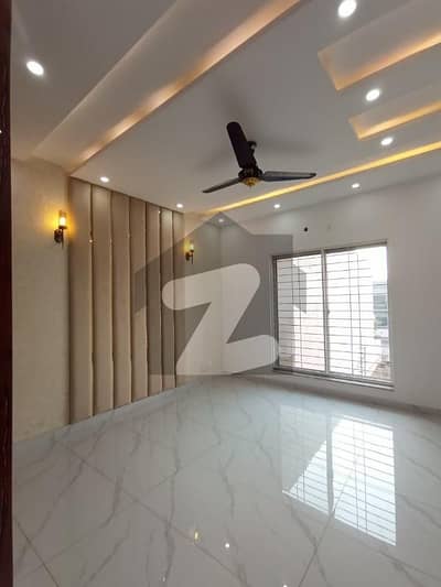 سینٹرل پارک ۔ بلاک ڈی سینٹرل پارک ہاؤسنگ سکیم,لاہور میں 3 کمروں کا 10 مرلہ بالائی پورشن 50.0 ہزار میں کرایہ پر دستیاب ہے۔