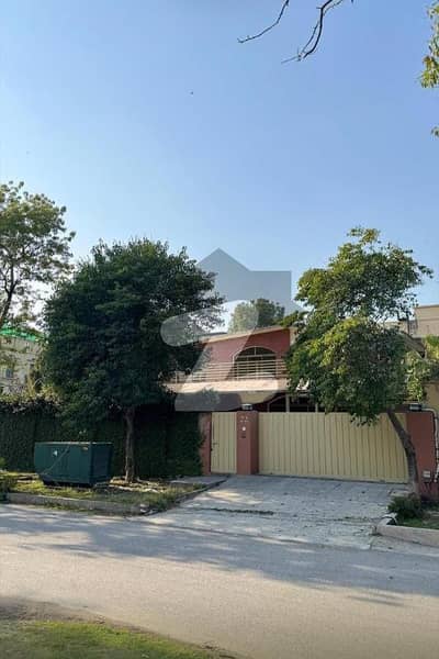 BIG HOUSE FOR RENT IN F-7