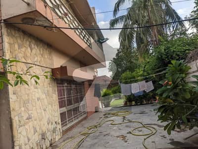 نارتھ ناظم آباد ۔ بلاک ایف نارتھ ناظم آباد,کراچی میں 7 کمروں کا 4 کنال مکان 40.0 کروڑ میں برائے فروخت۔