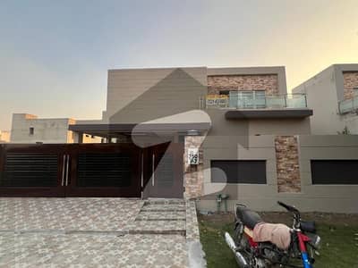 ڈی ایچ اے فیز 7 - بلاک پی فیز 7,ڈیفنس (ڈی ایچ اے),لاہور میں 6 کمروں کا 1 کنال مکان 2.8 لاکھ میں کرایہ پر دستیاب ہے۔