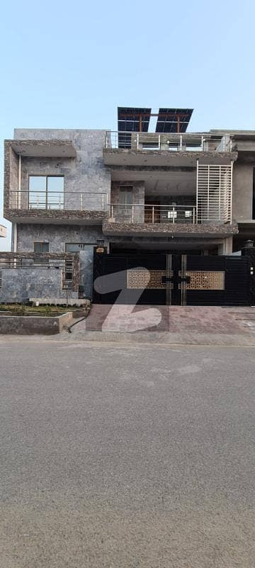 12 Marla Basement available for Rent