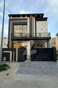 5 Marla Brand New Super Luxury Ultra Modern Designer House For Sale In DHA Rahbar