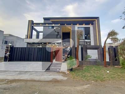 واپڈا ٹاؤن ایکسٹینشن واپڈا ٹاؤن,لاہور میں 6 کمروں کا 1 کنال مکان 6.5 کروڑ میں برائے فروخت۔