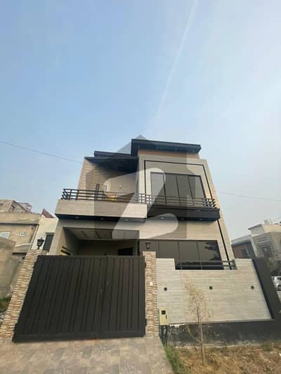 beautiful 5 Marla elegant house in Khayaban-e-Amin