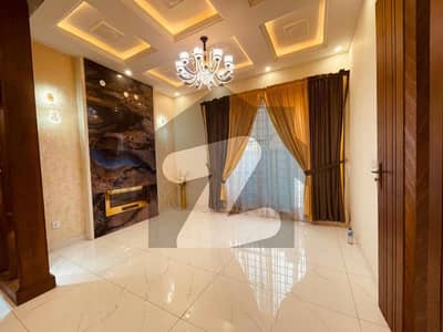 بحریہ ٹاؤن علی بلاک بحریہ ٹاؤن سیکٹر B,بحریہ ٹاؤن,لاہور میں 3 کمروں کا 5 مرلہ مکان 2.1 کروڑ میں برائے فروخت۔