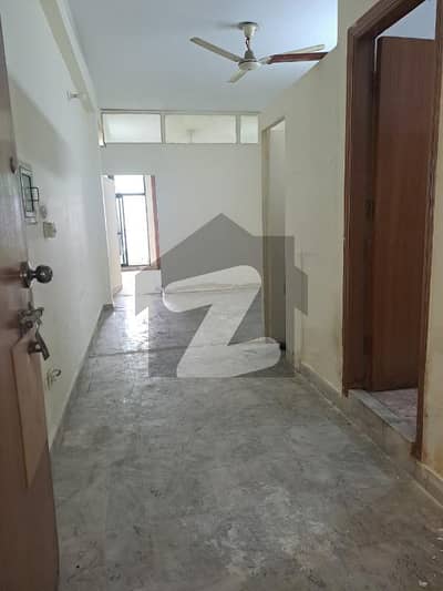 جی ۔ 11 مرکز جی ۔ 11,اسلام آباد میں 2 مرلہ Studio دفتر 1.5 کروڑ میں برائے فروخت۔