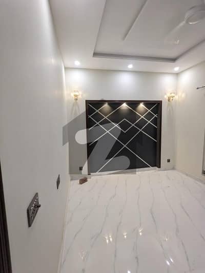 اے ڈبلیو ٹی فیز 2 اے ڈبلیو ٹی آرمی ویلفیئر ٹرسٹ,رائیونڈ روڈ,لاہور میں 2 کمروں کا 10 مرلہ زیریں پورشن 60.0 ہزار میں کرایہ پر دستیاب ہے۔ اے ڈبلیو ٹی فیز 2 اے ڈبلیو ٹی آرمی ویلفیئر ٹرسٹ,رائیونڈ روڈ,لاہور میں 2 کمروں کا 10 مرلہ زیریں پورشن 60.0 ہزار میں کرایہ پر دستیاب ہے۔