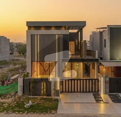 ڈی ایچ اے 9 ٹاؤن ڈیفنس (ڈی ایچ اے),لاہور میں 1 کمرے کا 5 مرلہ مکان 2.1 کروڑ میں برائے فروخت۔