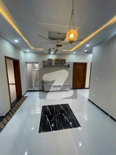 بحریہ ٹاؤن فیز 8 بحریہ ٹاؤن راولپنڈی,راولپنڈی میں 2 کمروں کا 7 مرلہ زیریں پورشن 43.0 ہزار میں کرایہ پر دستیاب ہے۔