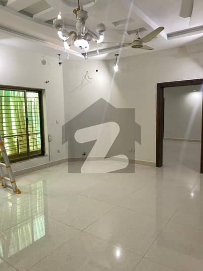 ڈی ایچ اے ڈیفینس فیز 2 ڈی ایچ اے ڈیفینس,اسلام آباد میں 4 کمروں کا 1 کنال بالائی پورشن 1.35 لاکھ میں کرایہ پر دستیاب ہے۔