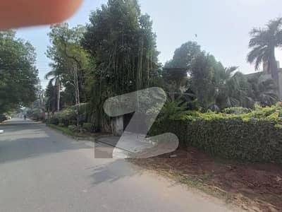 1 KANAL OLD HOUSE FO SALE