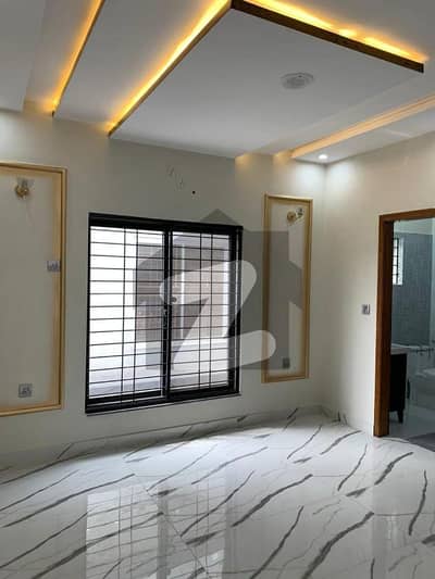 5 Marla Outclass Location House's Upper Portion For Rent