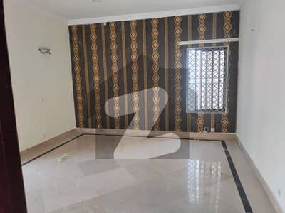 ای ۔ 11/4 ای ۔ 11,اسلام آباد میں 6 کمروں کا 1 کنال مکان 4.0 لاکھ میں کرایہ پر دستیاب ہے۔