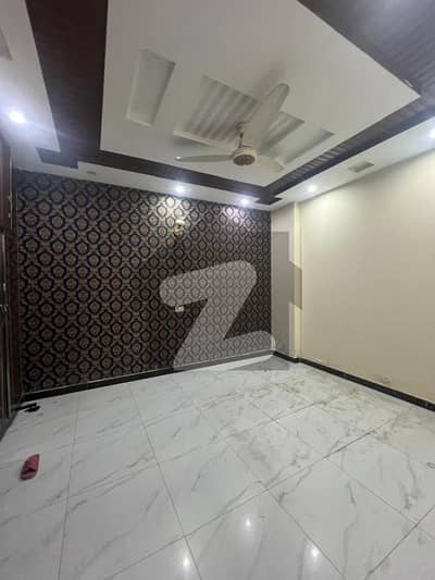 شاداب گارڈن لاہور میں 1 کمرے کا 5 مرلہ زیریں پورشن 30.0 ہزار میں کرایہ پر دستیاب ہے۔