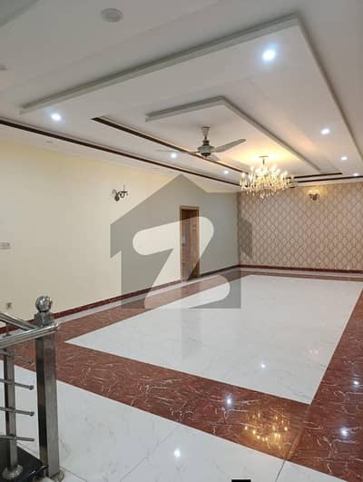 حیات آباد فیز 2 - ایچ2 حیات آباد فیز 2,حیات آباد,پشاور میں 1 کنال مکان 2.7 لاکھ میں کرایہ پر دستیاب ہے۔