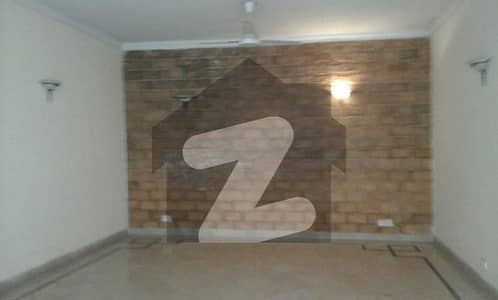 10 Marla 2 Beds Upper Portion Near To Defence Moor Available For Rent