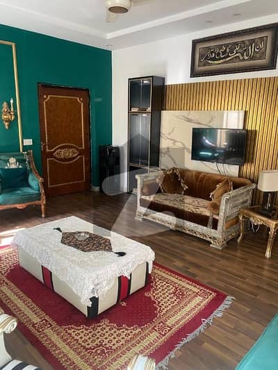 ایف ۔ 8 اسلام آباد میں 1 کمرے کا 2 مرلہ کمرہ 1.5 لاکھ میں کرایہ پر دستیاب ہے۔