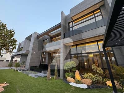 2 KANAL ELEGANT AND FULLY MAINTAINED SUPER HOT LOCATED BUNGALOW IS AVAILABLE IN THE BEST BLOCK OF DHA LAHORE.