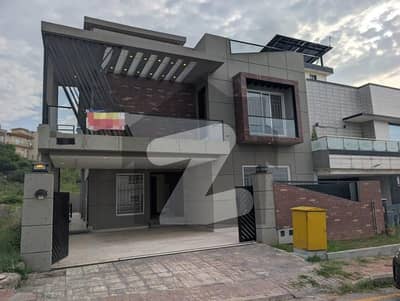 Prime Location 10 Marla Double Unit House For Rent In Phase 8 Bahria Town