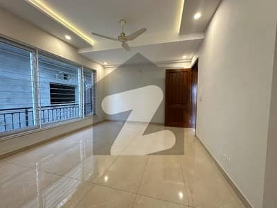 ای ۔ 11 اسلام آباد میں 6 کمروں کا 16 مرلہ مکان 9.3 کروڑ میں برائے فروخت۔