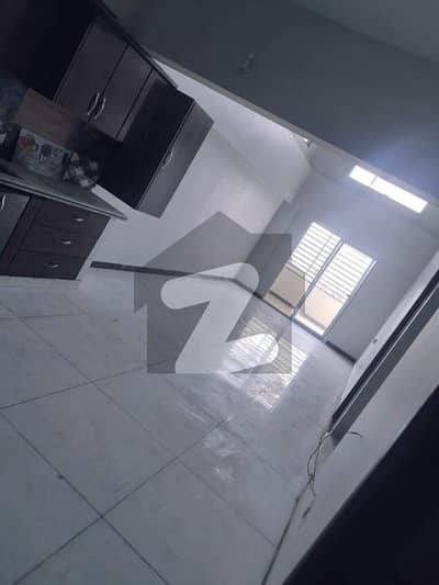 نارتھ ناظم آباد ۔ بلاک ایف نارتھ ناظم آباد,کراچی میں 4 کمروں کا 9 مرلہ فلیٹ 1.25 لاکھ میں کرایہ پر دستیاب ہے۔