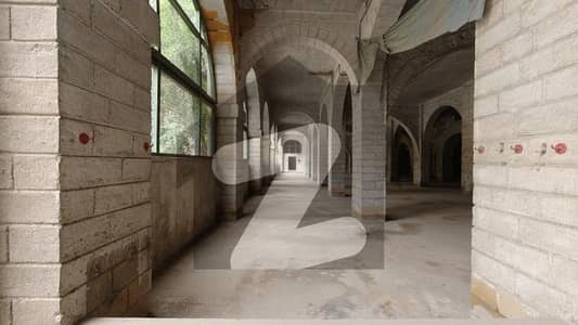 آئی آئی چندڑیگر روڈ کراچی میں 8 مرلہ دفتر 2.1 لاکھ میں کرایہ پر دستیاب ہے۔