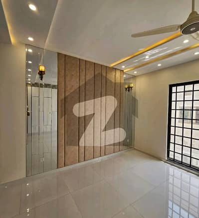 A House Of 10 Marla In Lahore