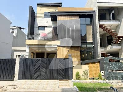 پارک ویو سٹی - ٹولپ اوورسیز پارک ویو سٹی,لاہور میں 4 کمروں کا 5 مرلہ مکان 2.3 کروڑ میں برائے فروخت۔