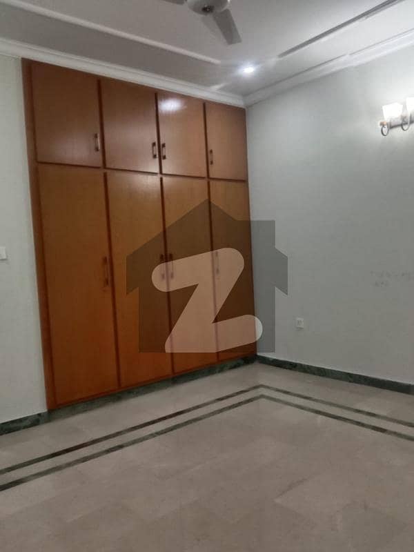 ای ۔ 11 اسلام آباد میں 3 کمروں کا 8 مرلہ زیریں پورشن 1.2 لاکھ میں کرایہ پر دستیاب ہے۔ ای ۔ 11 اسلام آباد میں 3 کمروں کا 8 مرلہ زیریں پورشن 1.2 لاکھ میں کرایہ پر دستیاب ہے۔