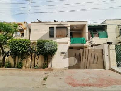 جوہر ٹاؤن لاہور میں 5 کمروں کا 12 مرلہ مکان 4.6 کروڑ میں برائے فروخت۔